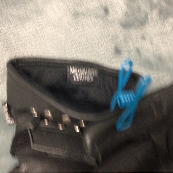 Milwaukee Leather Motorcycle Riding Gloves - Picture 6 of 7